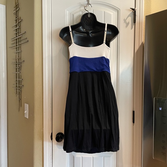 Express Colorblock Dress - Picture 4 of 5